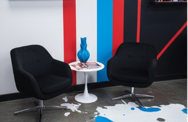 sala de espera con dos sillones